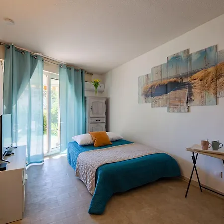 Les Jardins D'ys-9 By Interhome Les Issambres
